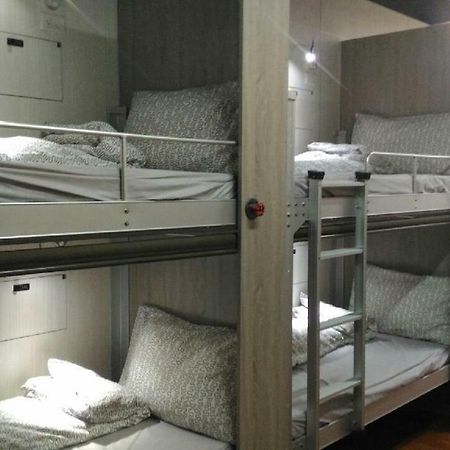Rest Backpacker Hostel Tainan Luaran gambar