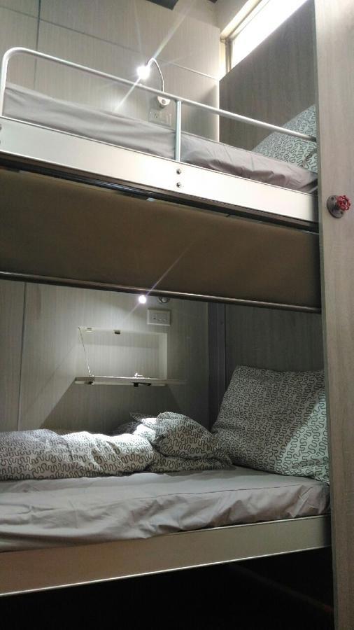 Rest Backpacker Hostel Tainan Luaran gambar